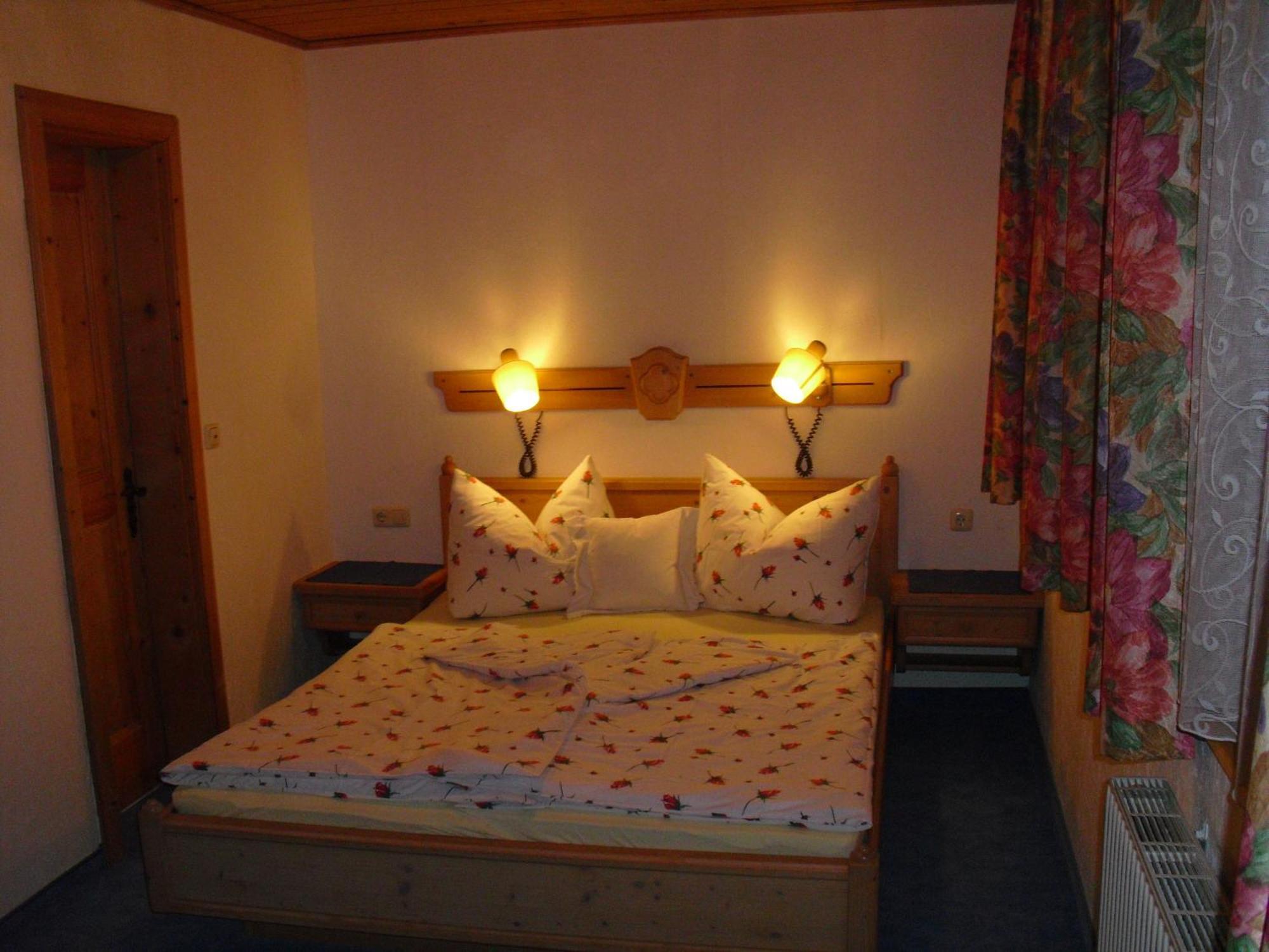 Ferienhaus Lechtaler Alpen Bach  Exterior photo