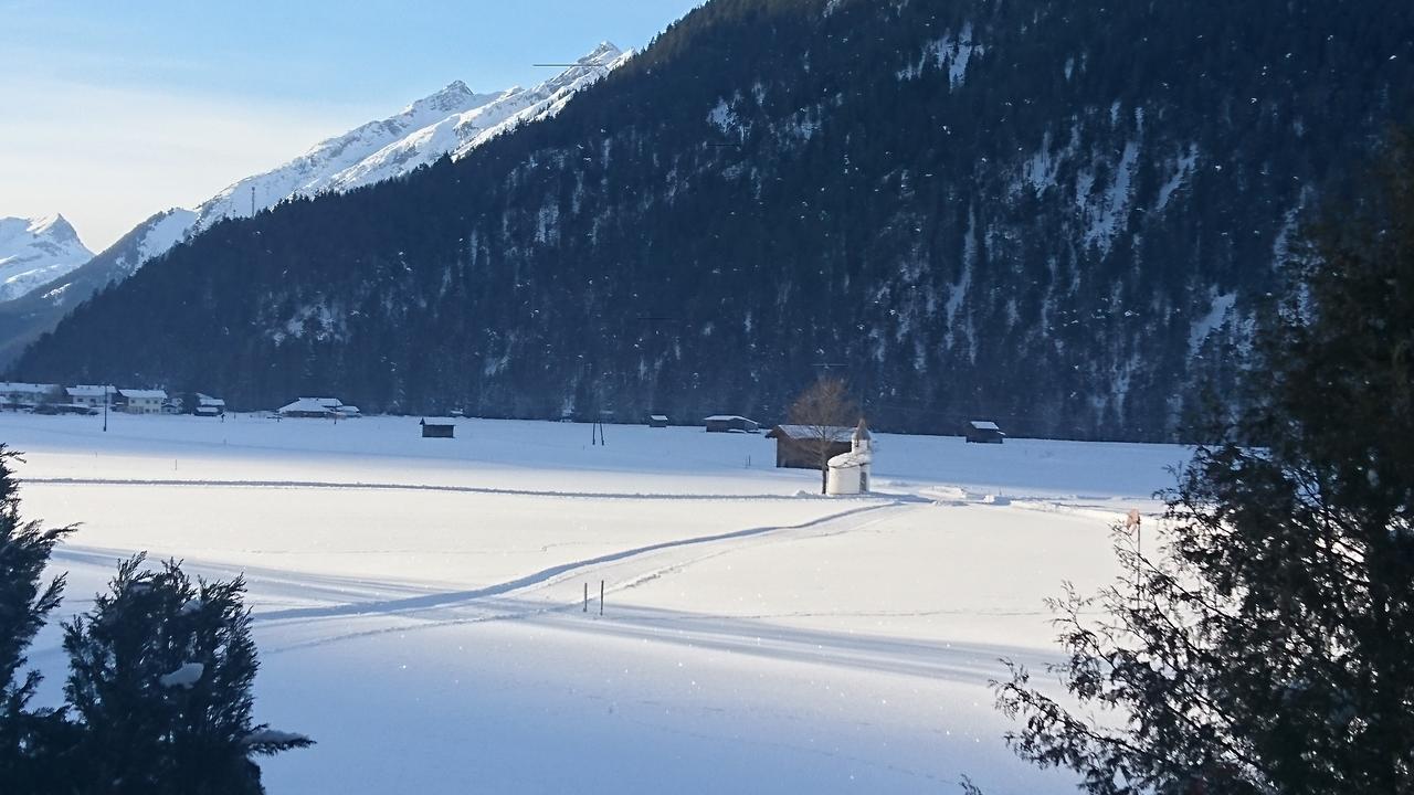 Ferienhaus Lechtaler Alpen Bach  Exterior photo